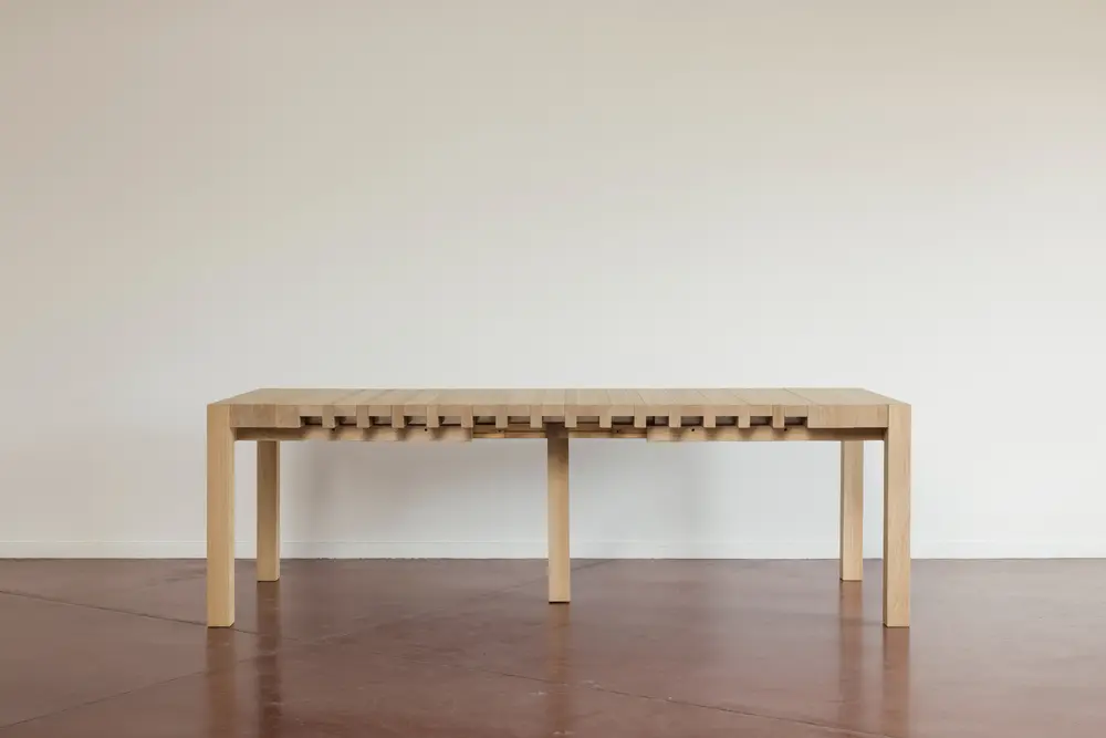 +4 Table Thomas More