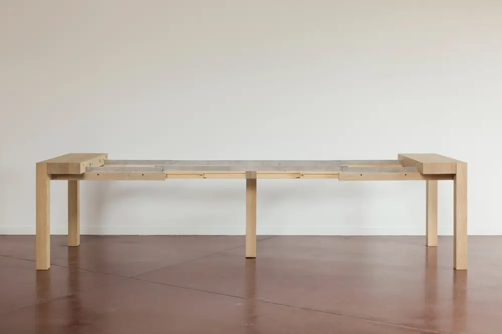 +4 Table Thomas More