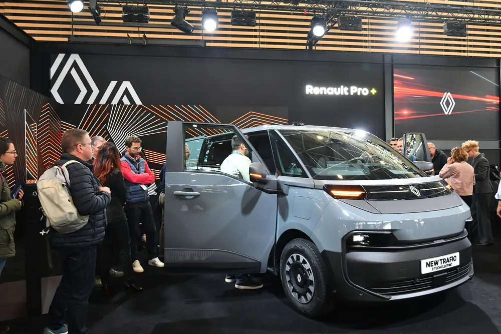 Nieuwe Renault Trafic E-Tech: 800 V en tot 450 km WLTP Solutrans 1