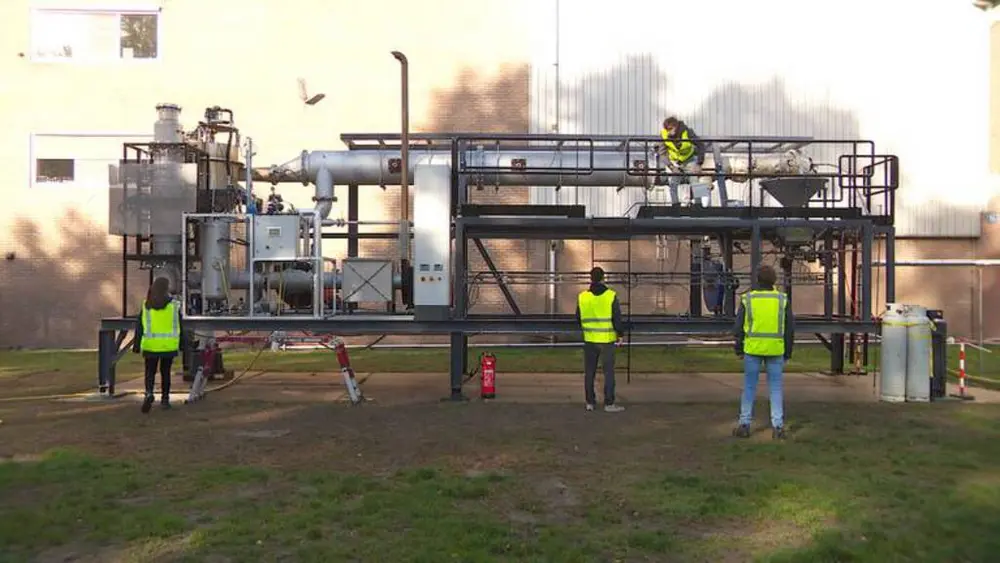 Met een mobiele installatie waarmee 100 kW aan energie kan worden opgewekt is gaandeweg kennis opgedaan ten aanzien van de prestaties van metal fuels in praktijksituaties