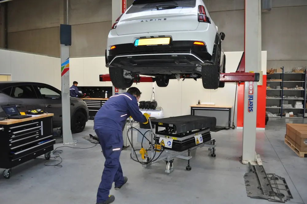 "Geen enkele dealer kan batterijherstel zelf kostenefficiënt organiseren" 07
