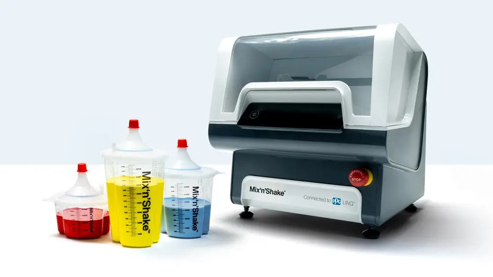 De gekerfde Mix’n’Shake-bekers klikken rechtstreeks op het spuitpistool, waardoor het kleurmengsel zonder extra handling klaar is voor gebruik en de verfvoorbereiding sneller en netter verloopt