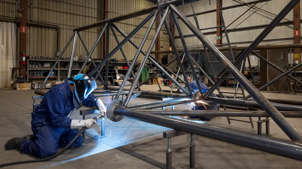 Samen beschikken ze ook over een grote poule van gecertificeerde lassers en monteurs