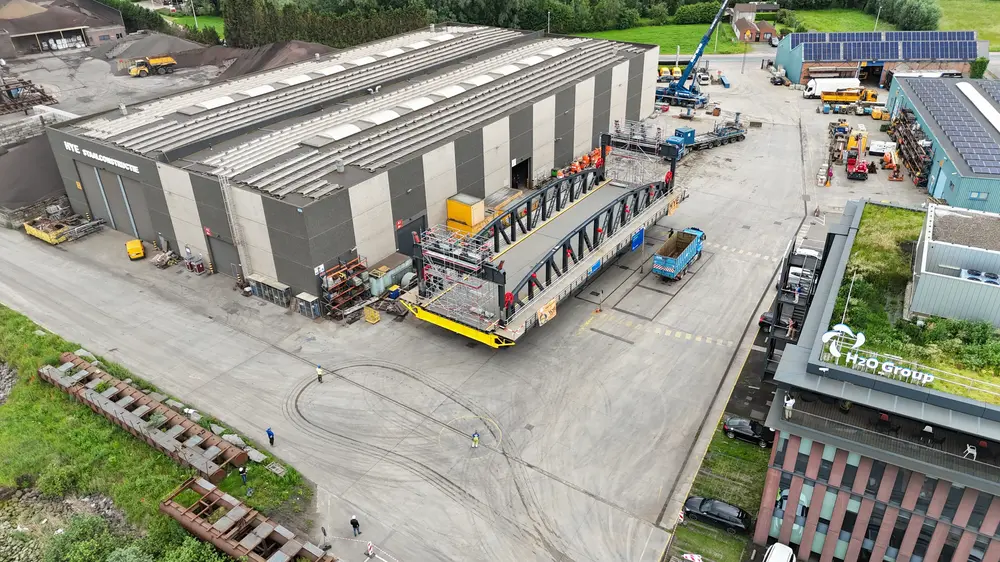 Navitec en HYE herstelden de Budabrug in het atelier in Zwijndrecht en plaatsten die ook weer terug
