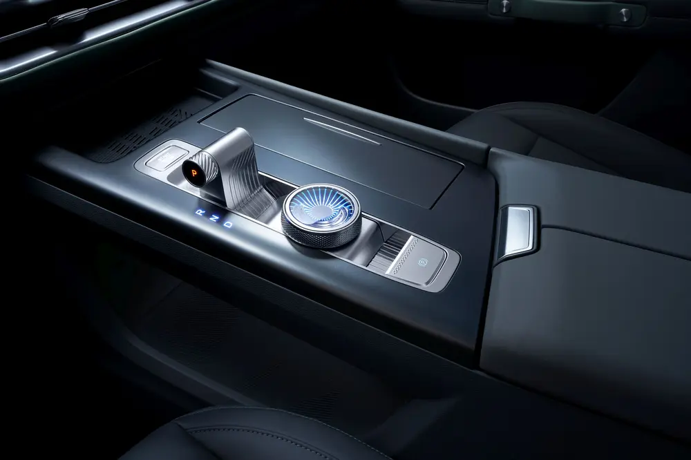 Rijtest BAIC BJ30e Hybrid AWD (206 kW/280 pk) 05