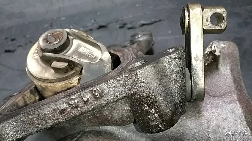 Op de detailfoto is de betreffende omschakelklep duidelijk zichtbaar