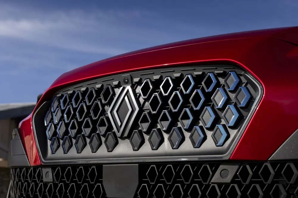 Rijtest Renault Clio E-Tech full hybrid 160 grille