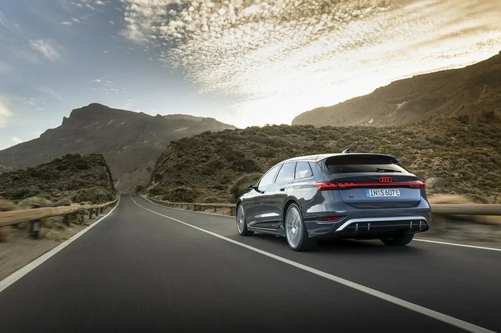 Rijtest AUDI S6 Avant e‑tron AWD 03