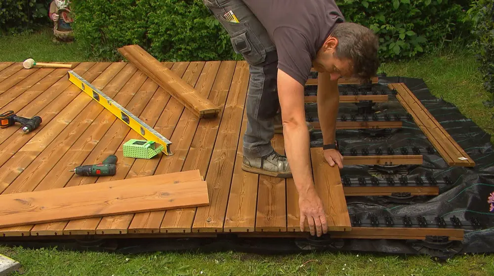 plankenterras plaatsen