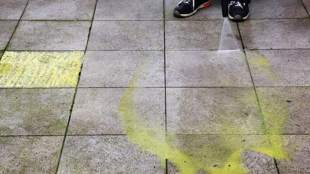 reinigen van stenen terras