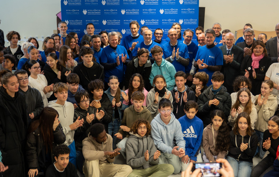 leerkansen voor jongeren uit, met een focus op wetenschap, technologie, engineering en wiskunde