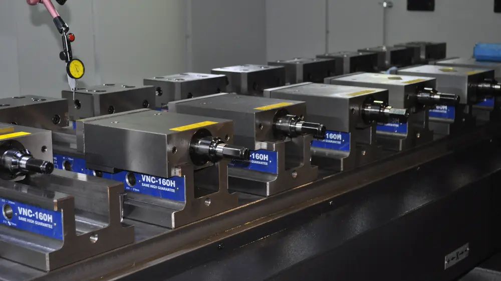 Door de hoge productiviteit die we zullen kunnen bereiken met dit grote bewerkingscenter, dat ons ook heel wat stabiliteit en nauwkeurigheid levert, kijken we met vertrouwen naar de toekomst,