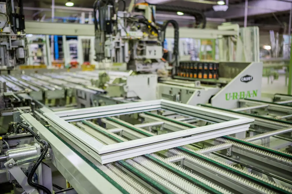 Ligne de production CNC automatisée pour châssis