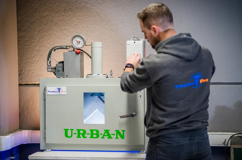 Contrôle de la résistance des soudures PVC en atelier