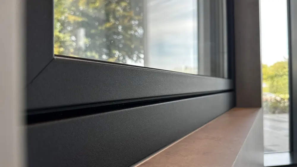 Fenêtre avec ouvrant affleurant (Kömmerling Horizon) 