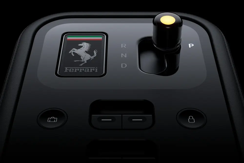 Ferrari Luce zet nieuwe standaard voor HMI en interieur 2