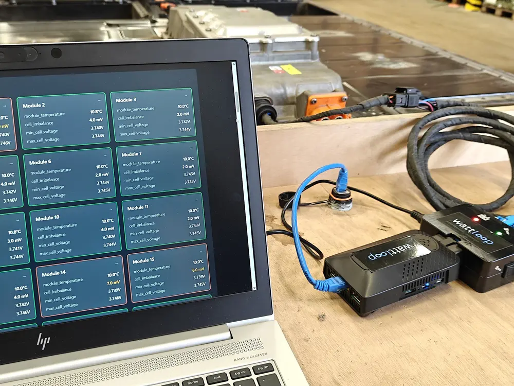 Wattloop-software leest batterijdata uit vóór ontmanteling en brengt veiligheid, celbalans en spanningsparameters in kaart