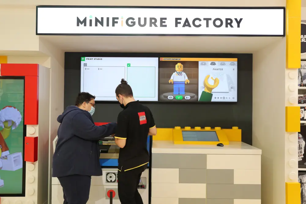 Lego minifigure factory