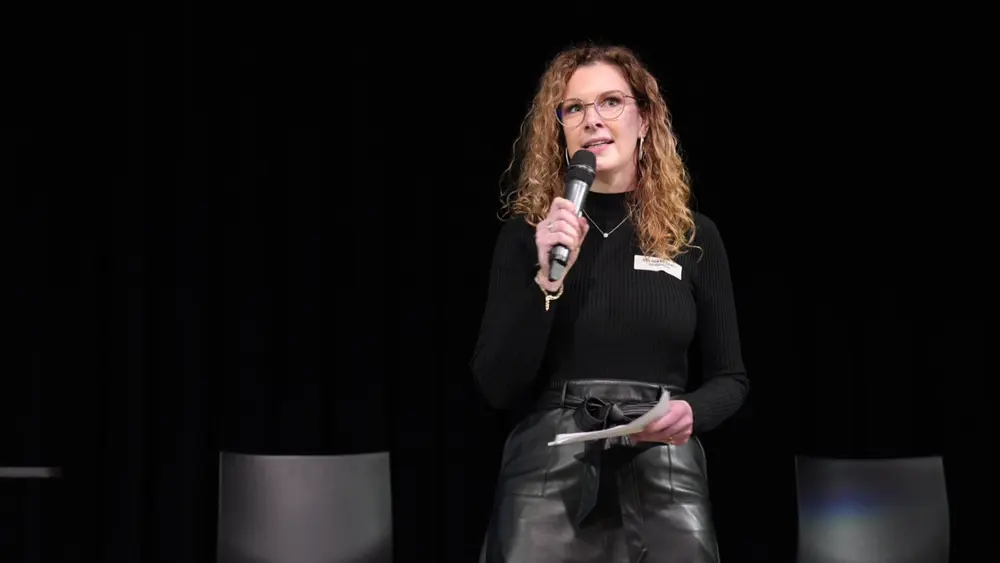 An Warrens, KDS Dak & Gevel