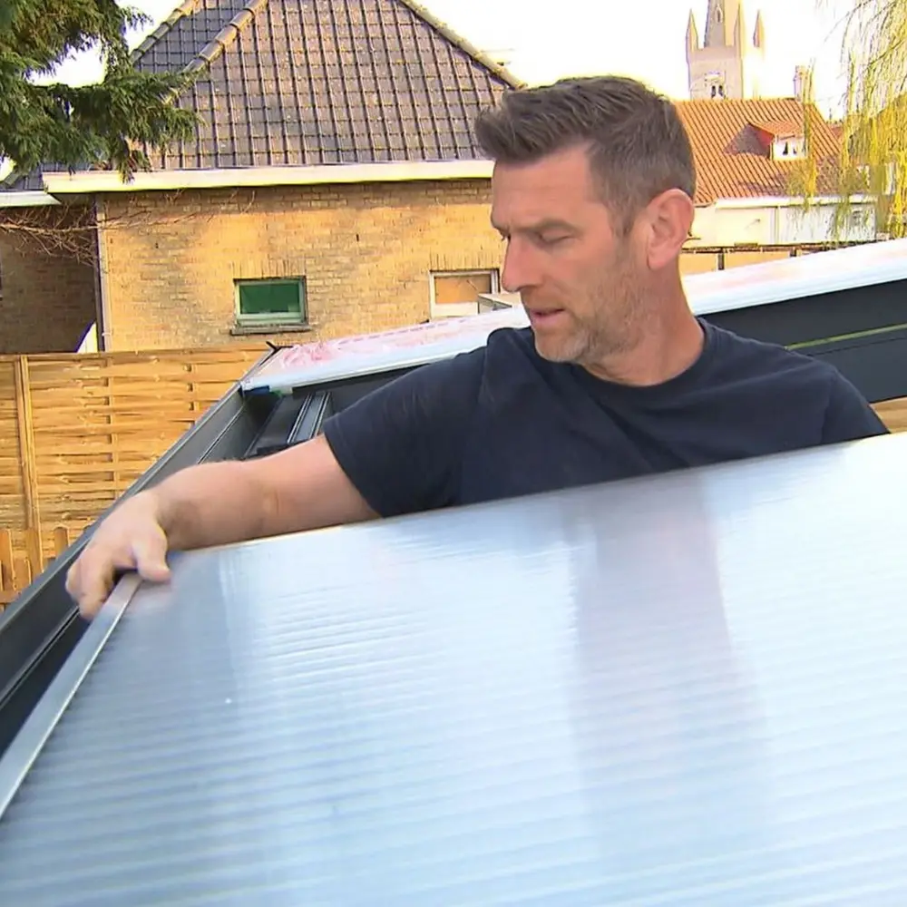 Roger plaatst overkapping