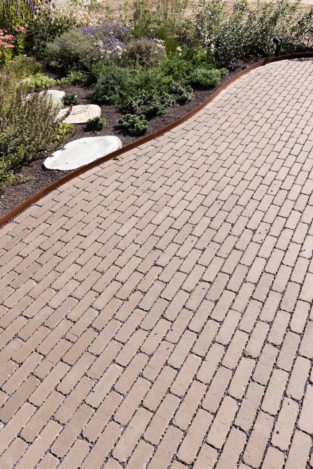 Waterpasserende verharding 