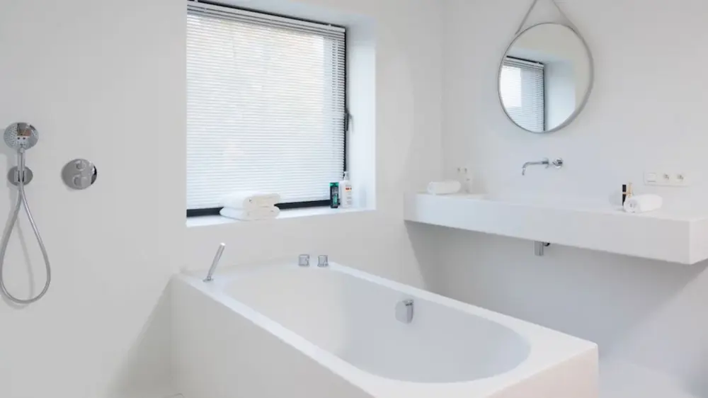 beeldje 2 voegloze badkamer