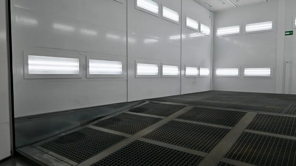 Spuitcabine, Garmat, Brakel