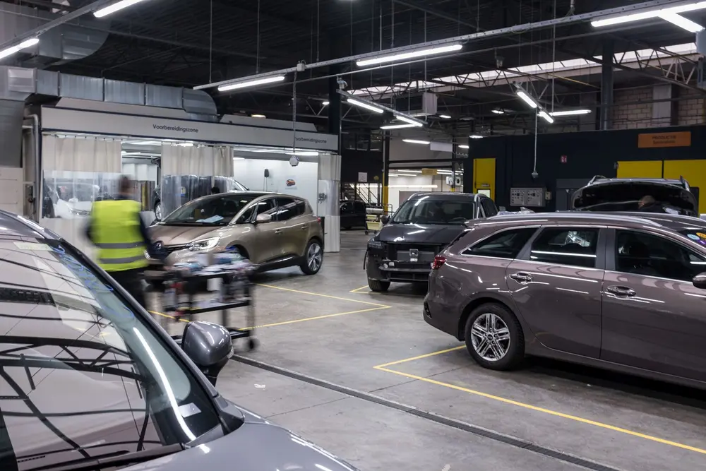 In het Reconditioning Center doorloopt elke wagen een technische controle op meer dan 100 punten vóór hij als refurbished model wordt aangeboden