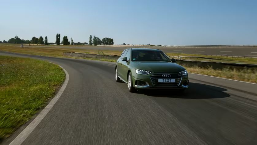 Tijdens de test in maat 225/50 R17 werden de zomerbanden op droog wegdek beoordeeld op stabiliteit, stuurprecisie en remgedrag