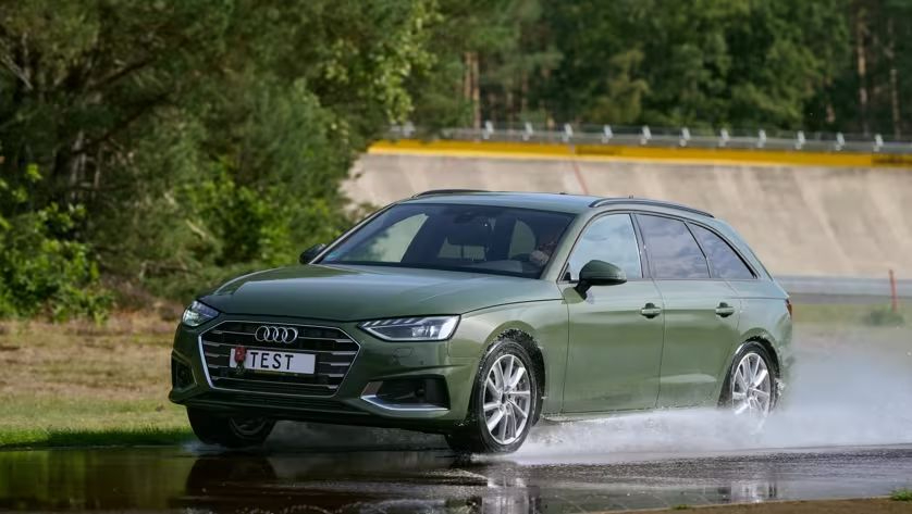 Bij de remproeven op nat asfalt liepen de remafstanden uiteen van 30,1 m tot 37,9 m, ondanks identieke A-labels