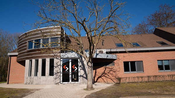 Het nieuwe APK Wegenbouw gebouw in Geel 