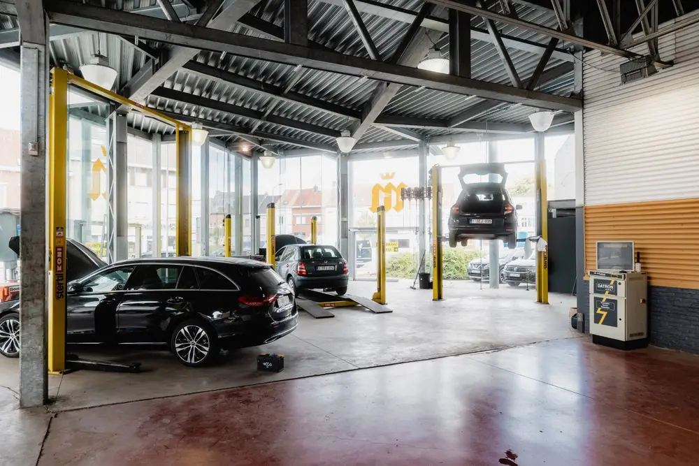 Het franchisemodel combineert lokale verankering met moderne werkplaatsuitrusting