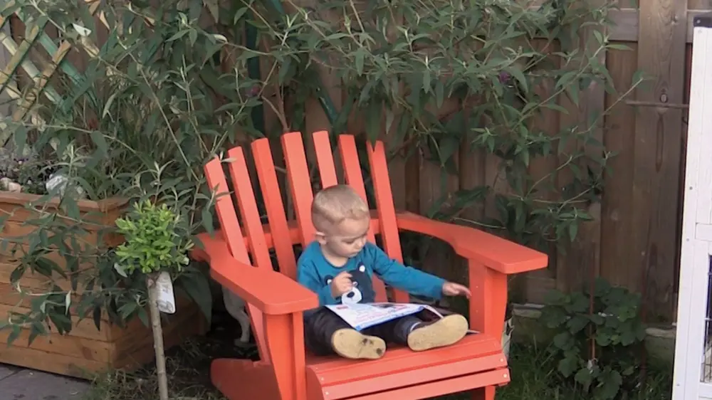 loungestoel op het terras