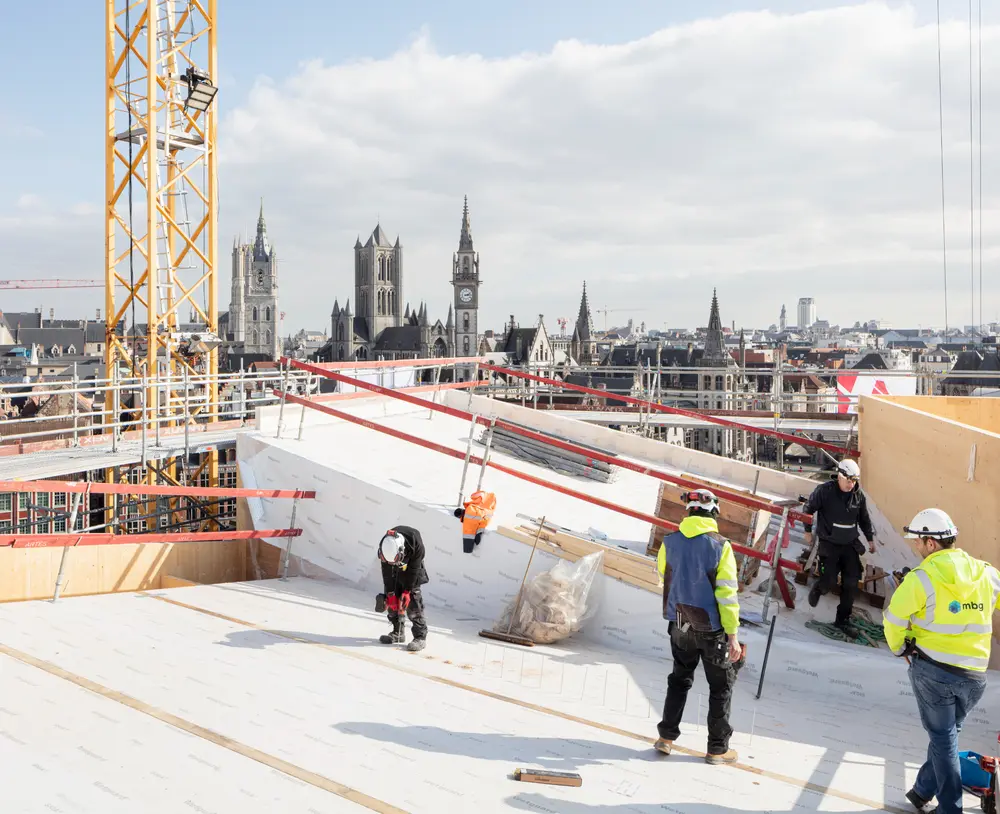Het Design Museum als toonvoorbeeld van solide CLT-bouw in de Gentse binnenstad (copyright Michiel De Cleene).