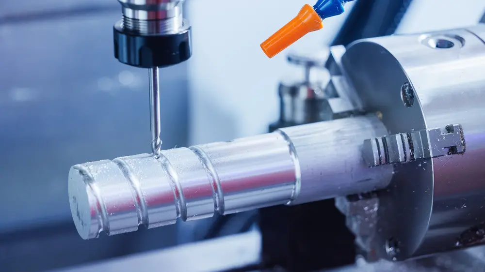 Om trillingen aan te pakken, moet het hele systeem bekeken worden, inclusief de opspanning van het werkstuk