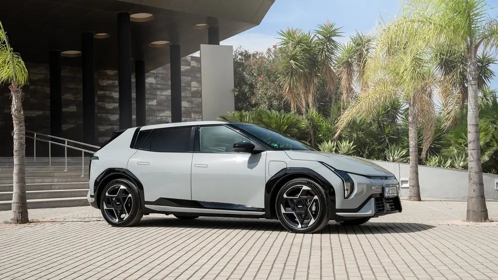 Rijtest Kia EV4 Hatchback, GT-line 2WD (81,4 kWh – 150 kW/204 pk) 02