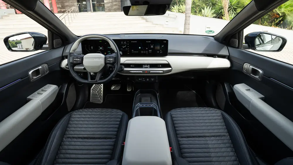 Rijtest Kia EV4 Hatchback, GT-line 2WD (81,4 kWh – 150 kW/204 pk) 04