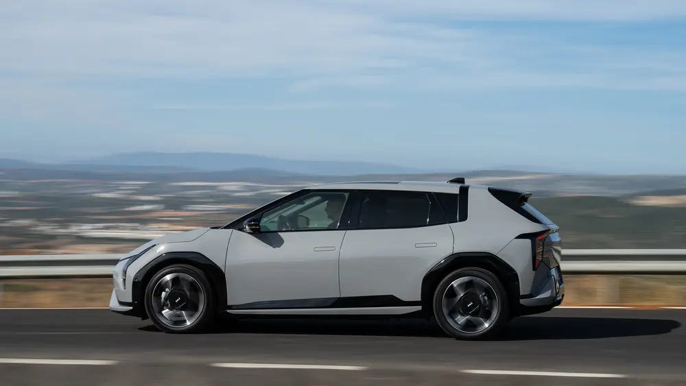 Rijtest Kia EV4 Hatchback, GT-line 2WD (81,4 kWh – 150 kW/204 pk) 09