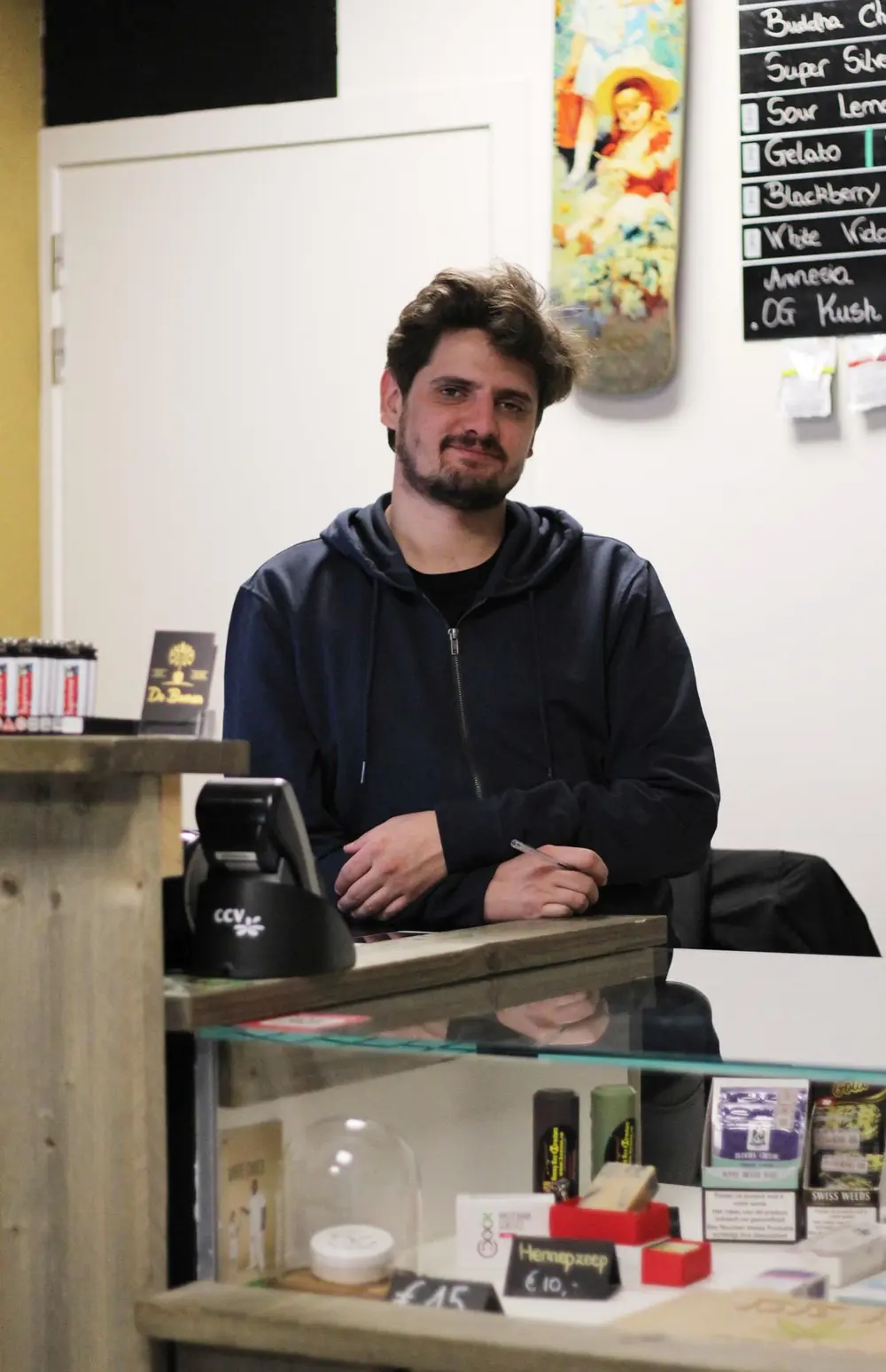 Cannabisspeciaalzaak CBD De Boeren Kortrijk Nicolas Debouverie