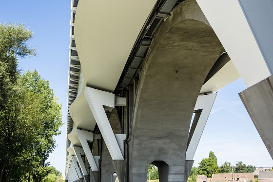 De voegmortel MasterEmaco T 907