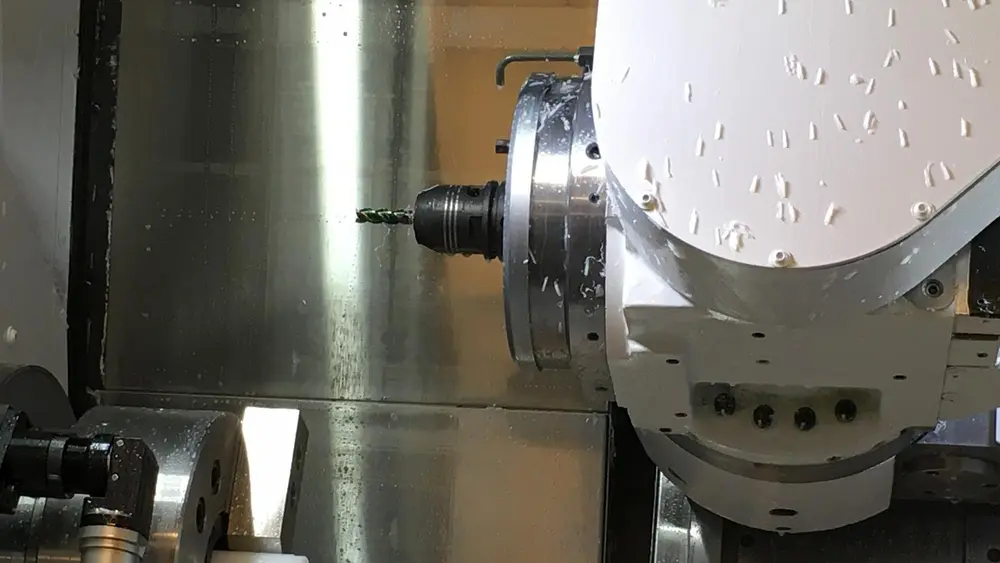 Volgens Ewout is de sturing van de machine zeer effici&euml;nt dankzij de automatische werkstukovername