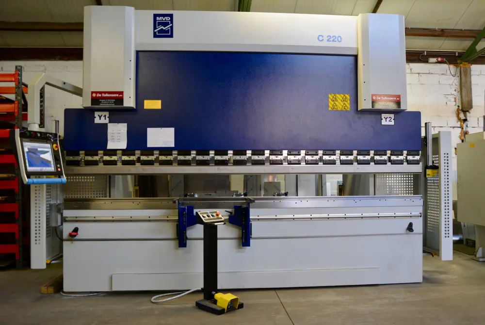 Chez Stiel-Art, ils ont opt&eacute; pour la variante de commande la plus compl&egrave;te, avec &eacute;cran tactile et rendu en 3D sur la HMI. La commande est ainsi tr&egrave;s conviviale et rapidement ma&icirc;tris&eacute;e par de nouveaux travailleurs &eacute;ventuels