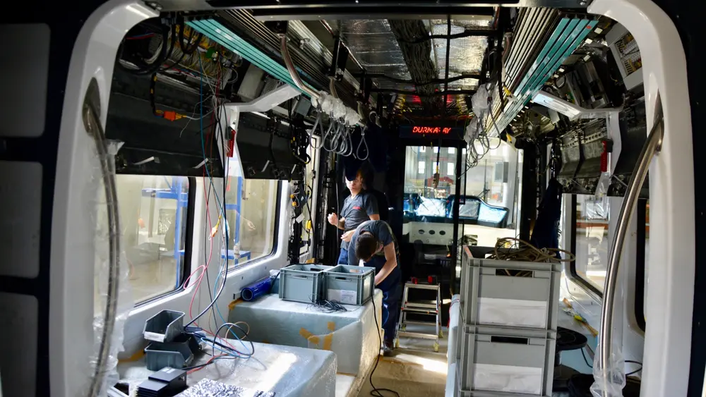 Durma ontwikkelt en maakt sinds kort ook complete tramstellen, eveneens van a tot z