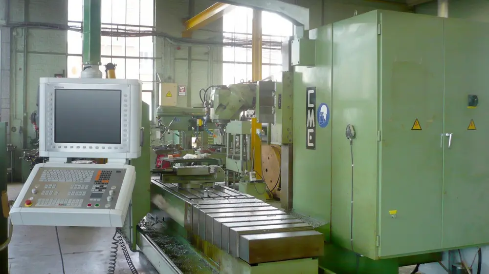 Na de retrofit werd een 19"-interface voorzien