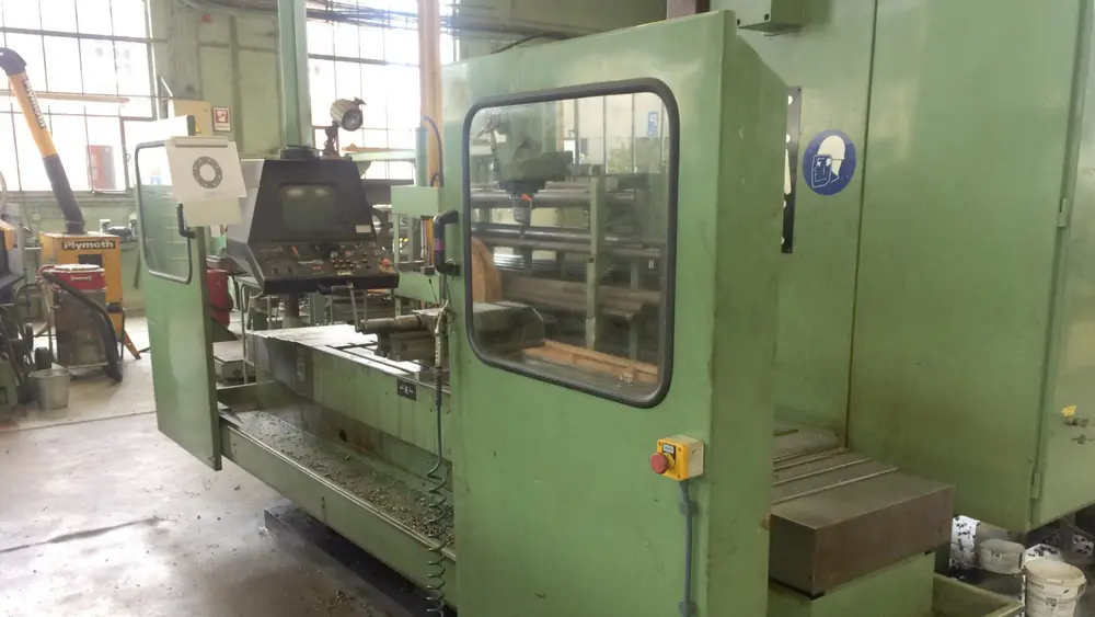 Avant le rétrofit, l'opérateur regardait sur un petit écran