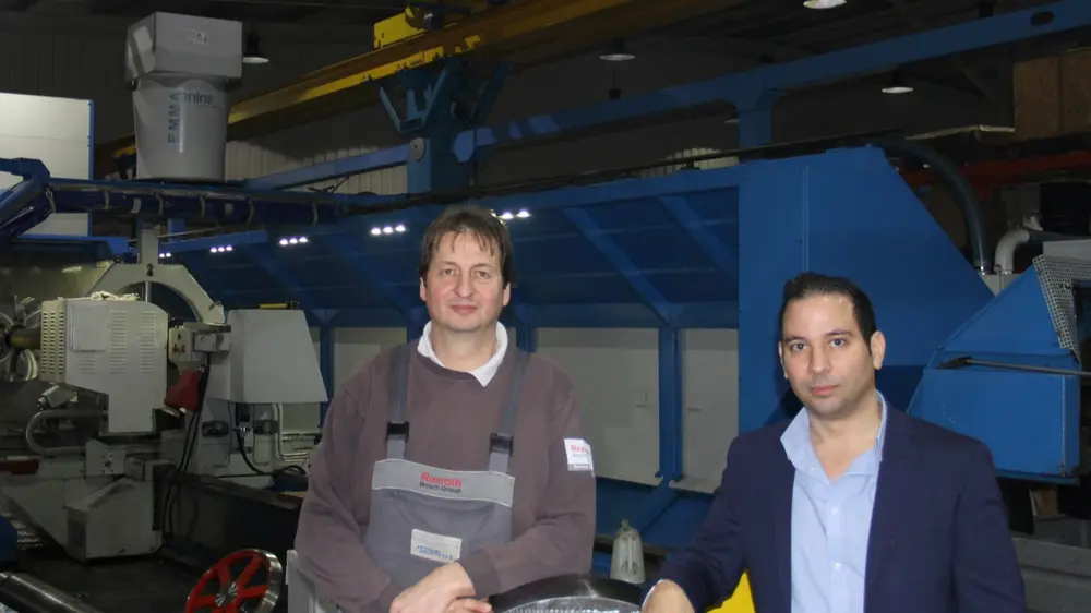 Filip Morreels de Hydrauliek Morreels et Rachid El Arfaouide Colt dans l&rsquo;atelier du sp&eacute;cialiste de l&rsquo;hydraulique