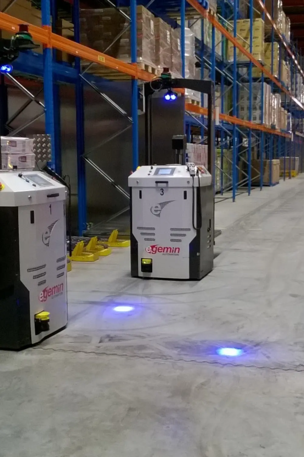 AGV's zetten de palletten klaar voor export