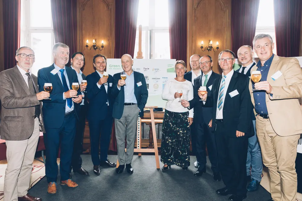 De ondertekenaars engageren zich om het waterverbruik bij het brouwen te verminderen tegen 2022.