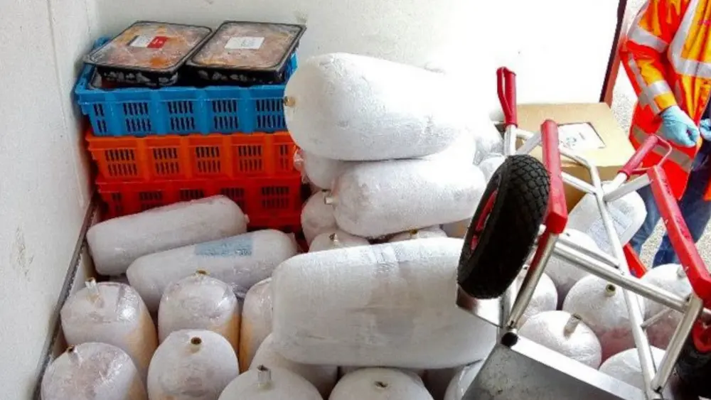 Bij de grenscontroles werden 112 pv&rsquo;s uitgeschreven en ongeveer 18 ton aan voedingsmiddelen in beslag genomen en vernietigd