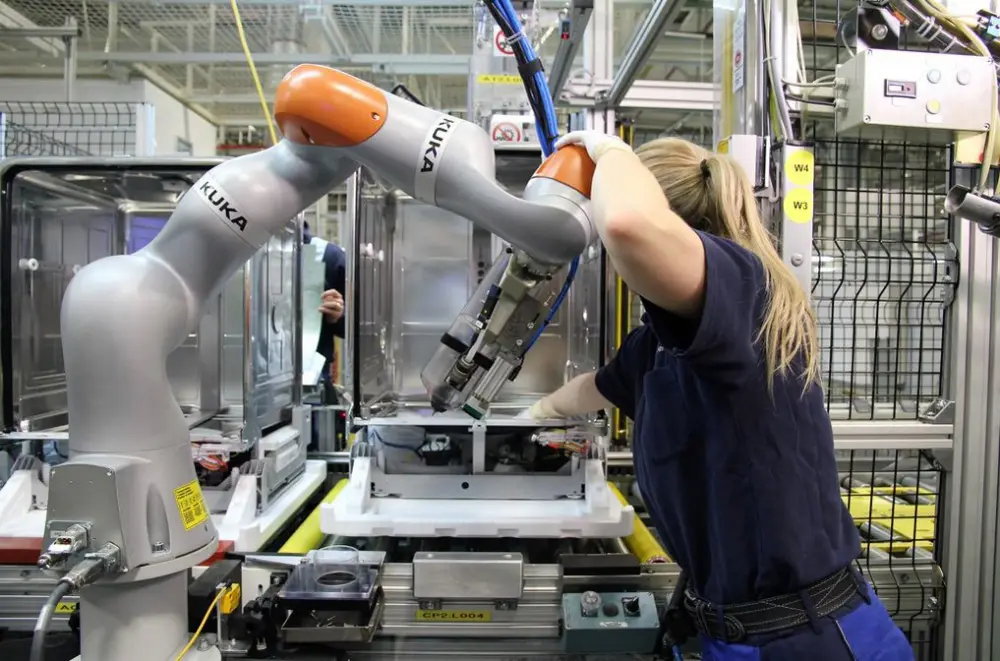 Bij het veiligheidsdenken wordt ervan uitgegaan dat contact tussen mens en cobot onvermijdelijk is